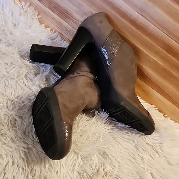 GEOX RESPIRA ANNYA SHORT BOOTIES TAUPE WOMENS 39.5 - Picture 15 of 16